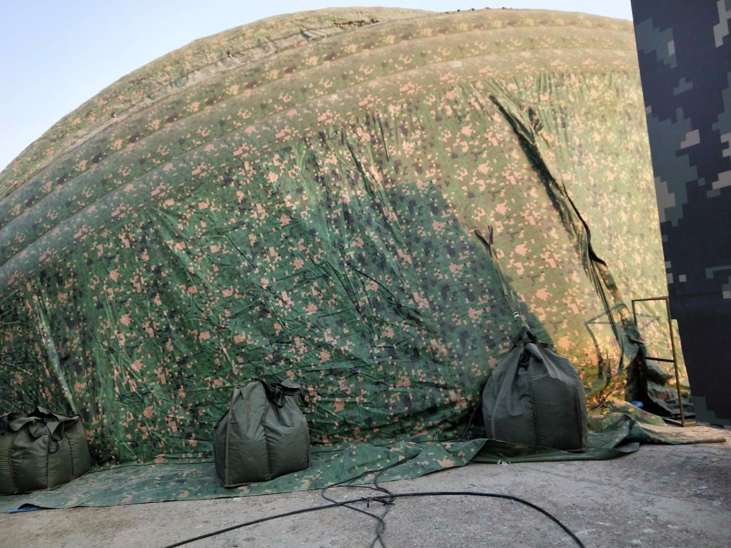 津南军用充气帐篷